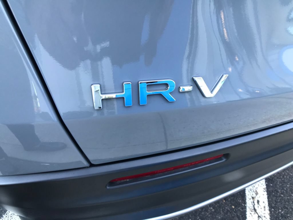 Certified 2025 Honda HR-V Sport image 28