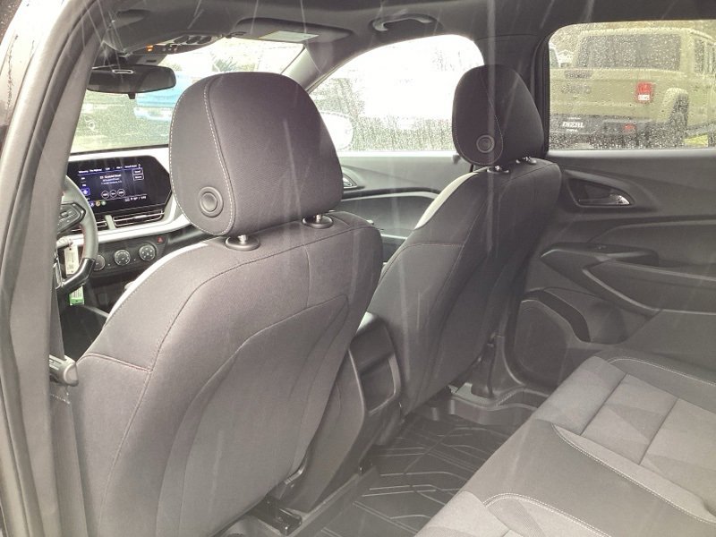 New 2026 Chevrolet Trax RS w/ Sunroof Package image 18