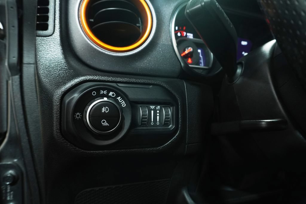 Used 2022 Jeep Gladiator Mojave w/ LED Lighting Group AWD/4WD image 23
