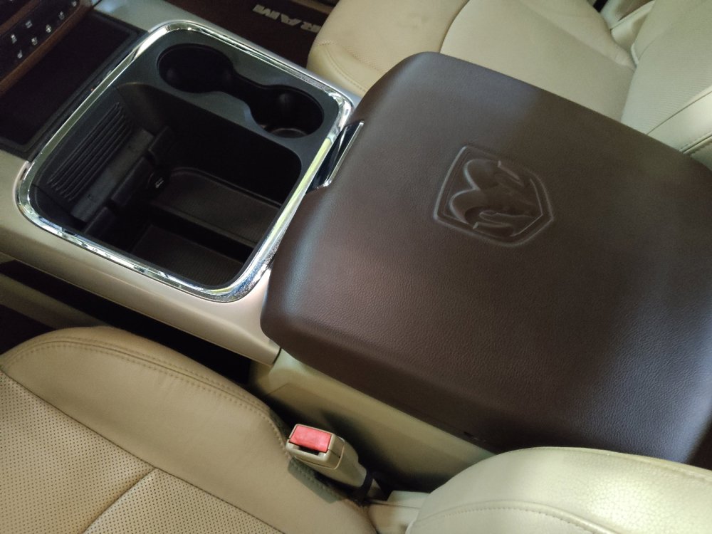 Used 2017 RAM 1500 Laramie image 26