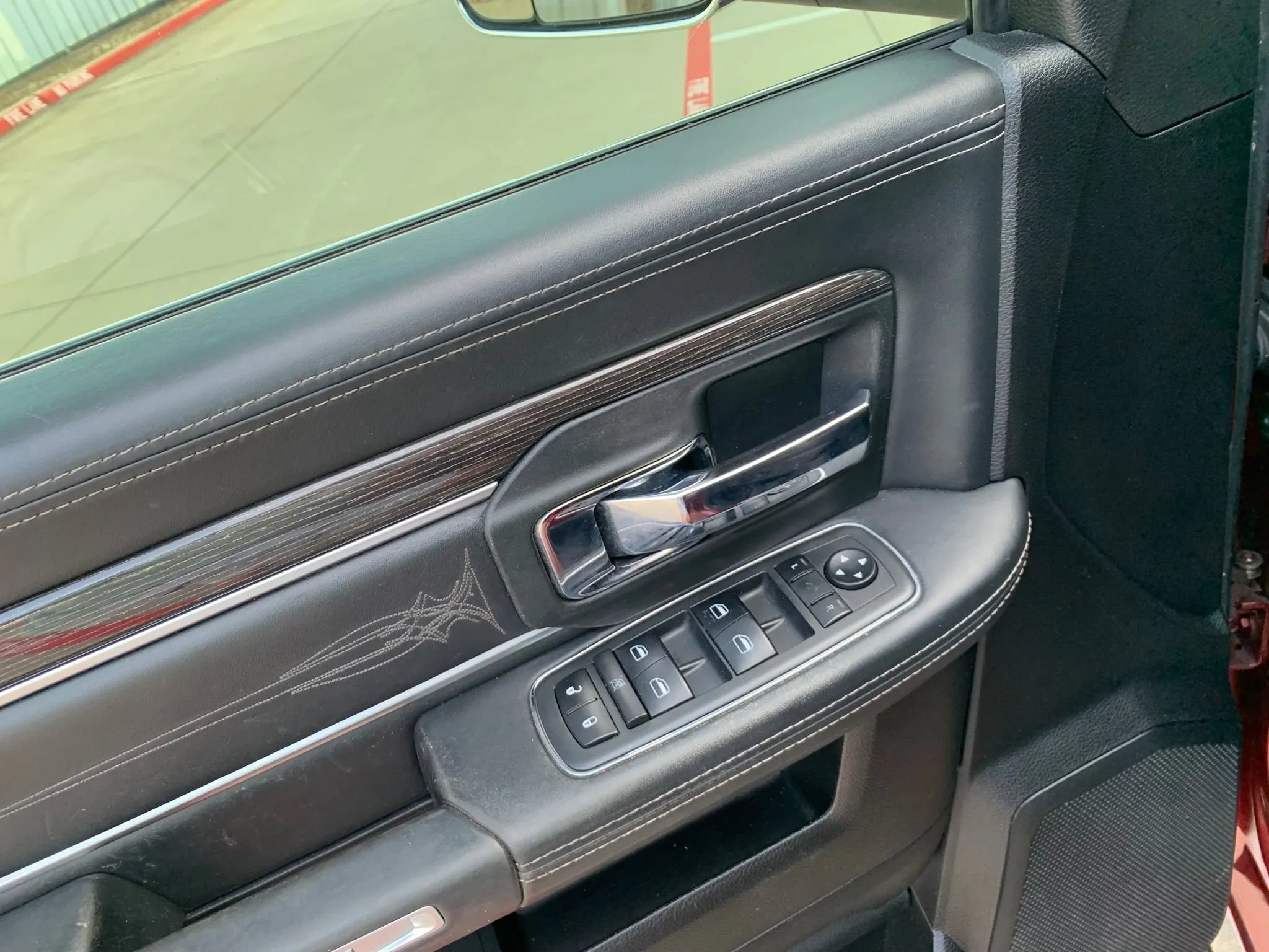 Used 2018 RAM 2500 Limited image 33