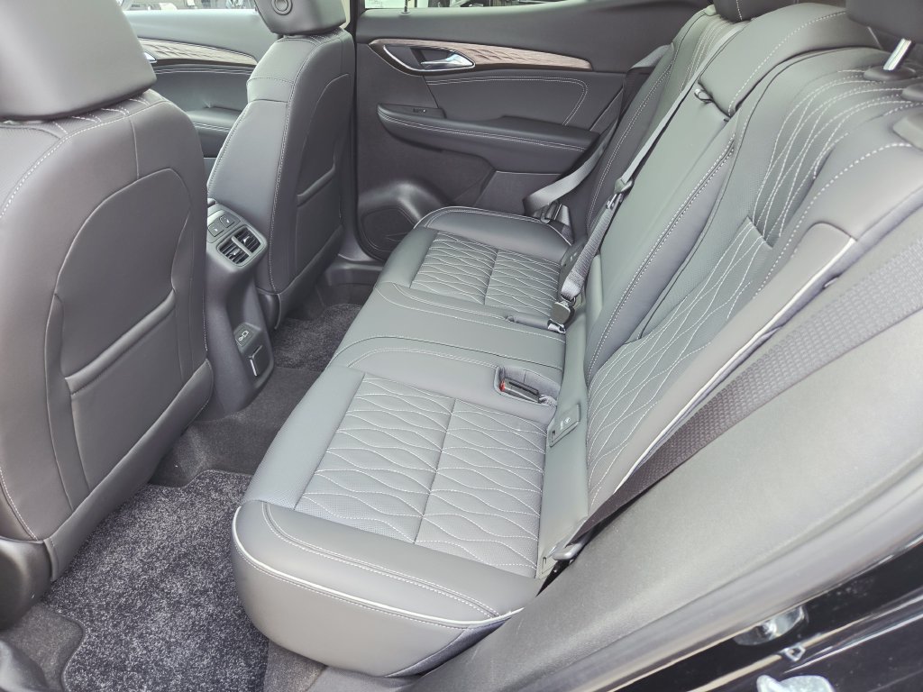 Used 2023 Buick Envision Avenir FWD image 15
