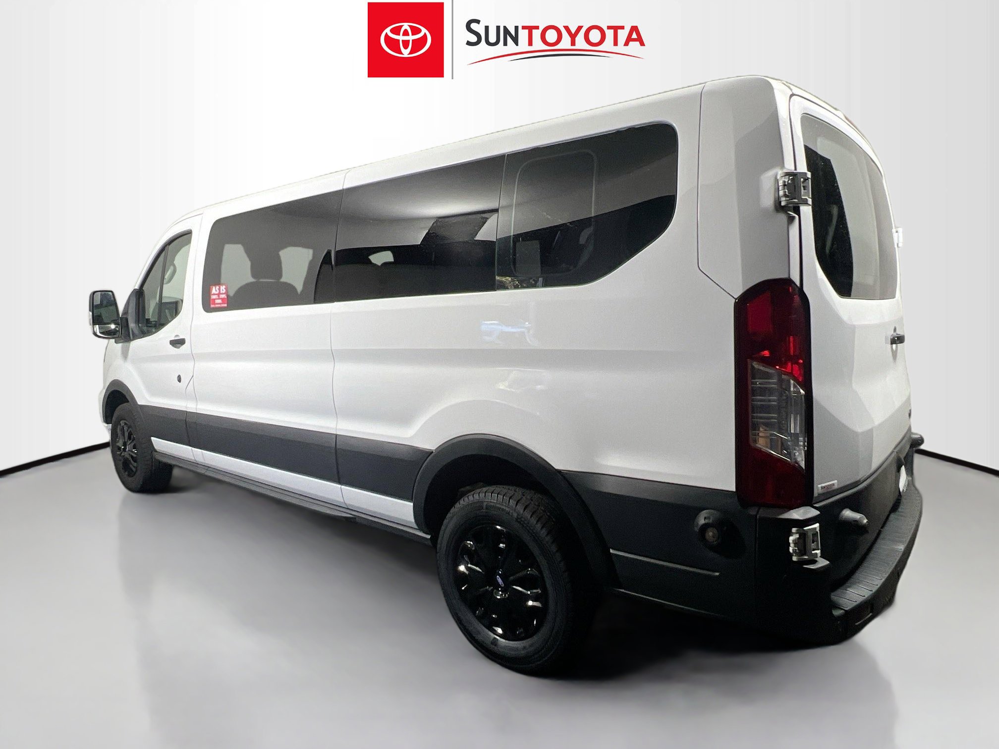 Used 2024 Ford Transit 350 XLT image 6