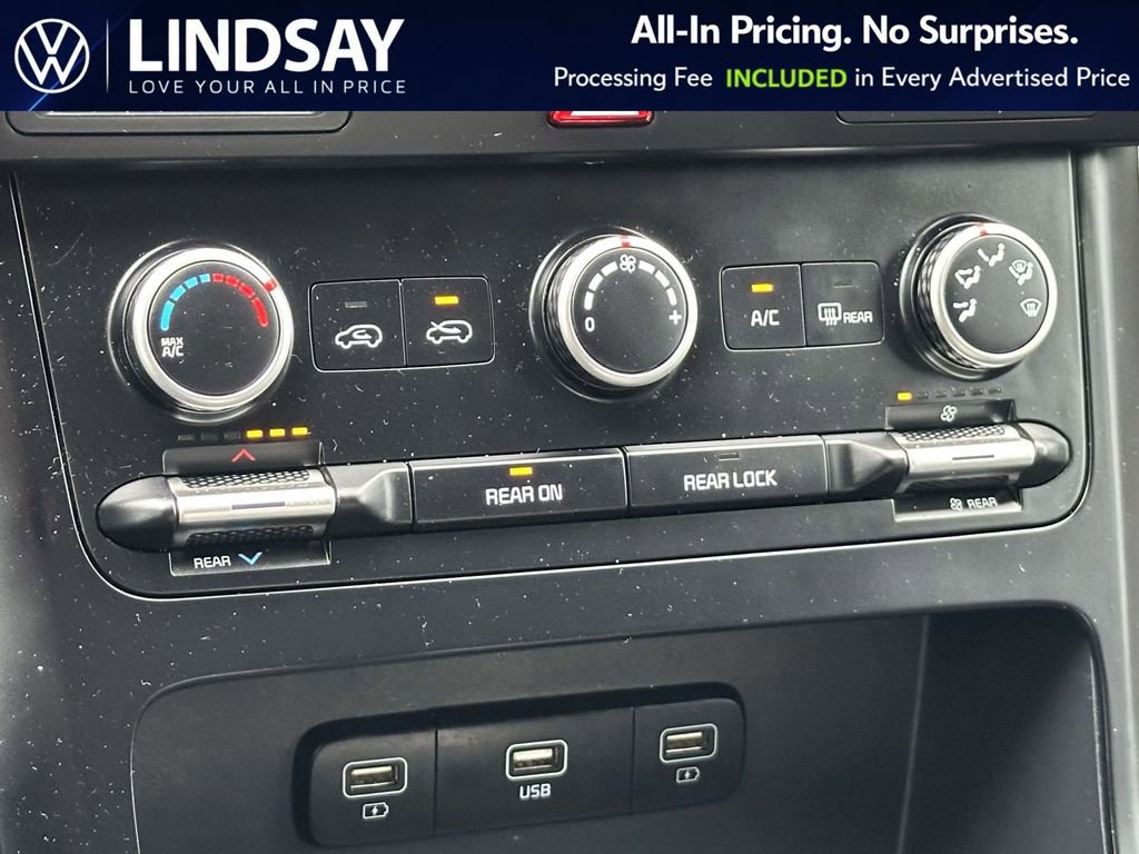 Used 2022 Kia Carnival LX FWD image 20