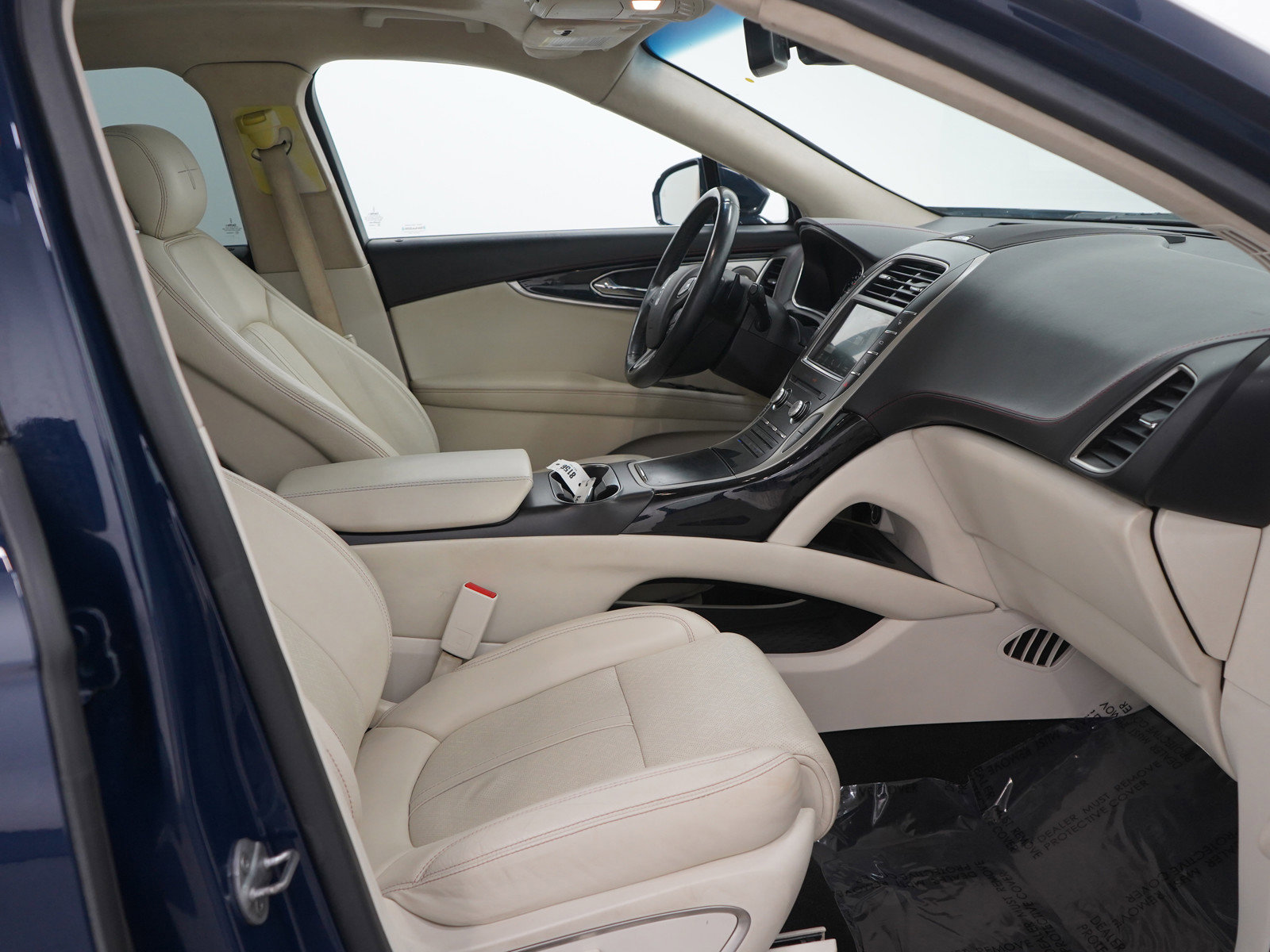 Used 2018 Lincoln MKX Black Label w/ Driver Assistance Package image 15