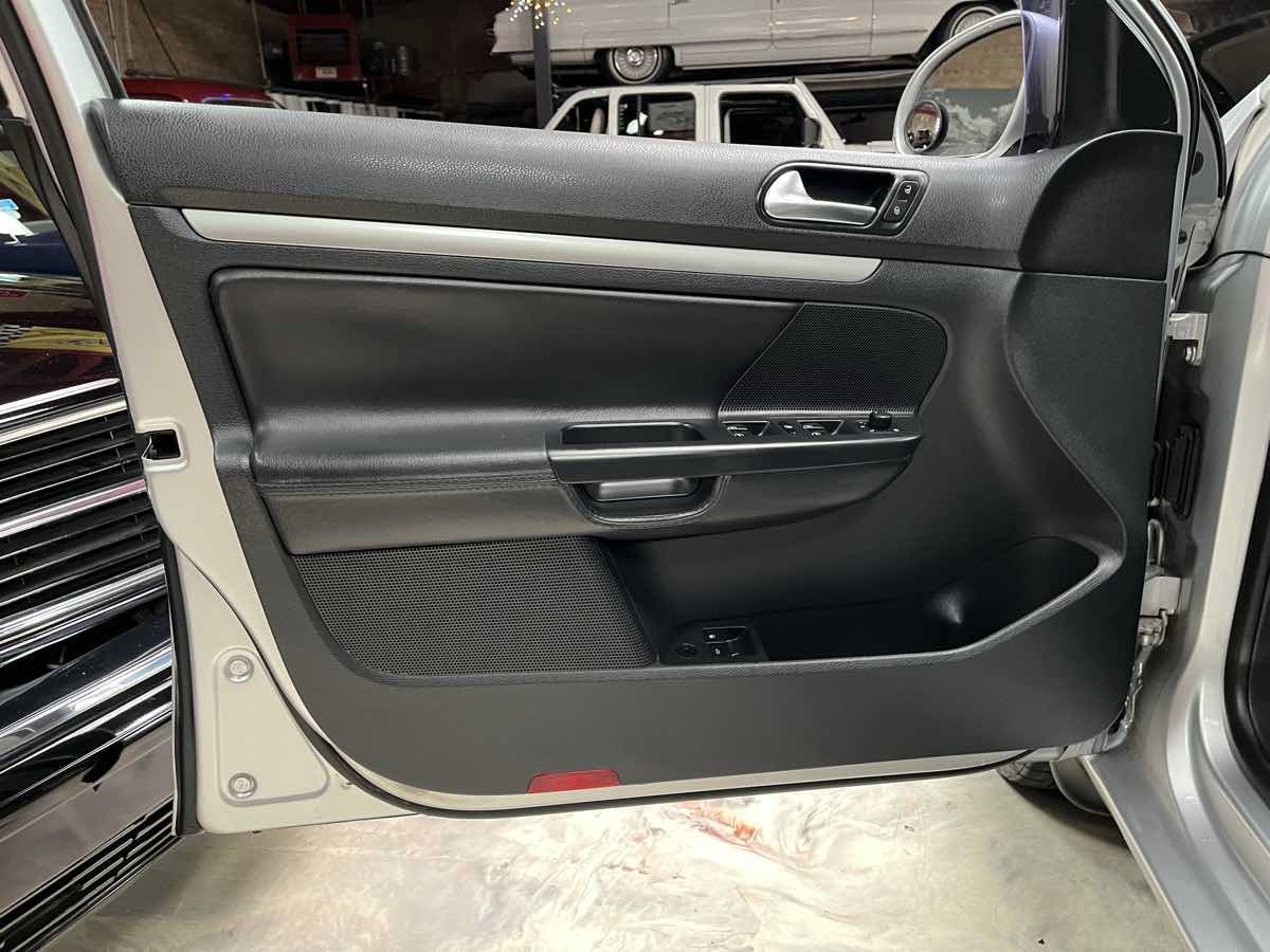 Used 2010 Volkswagen Jetta Limited Edition FWD image 22