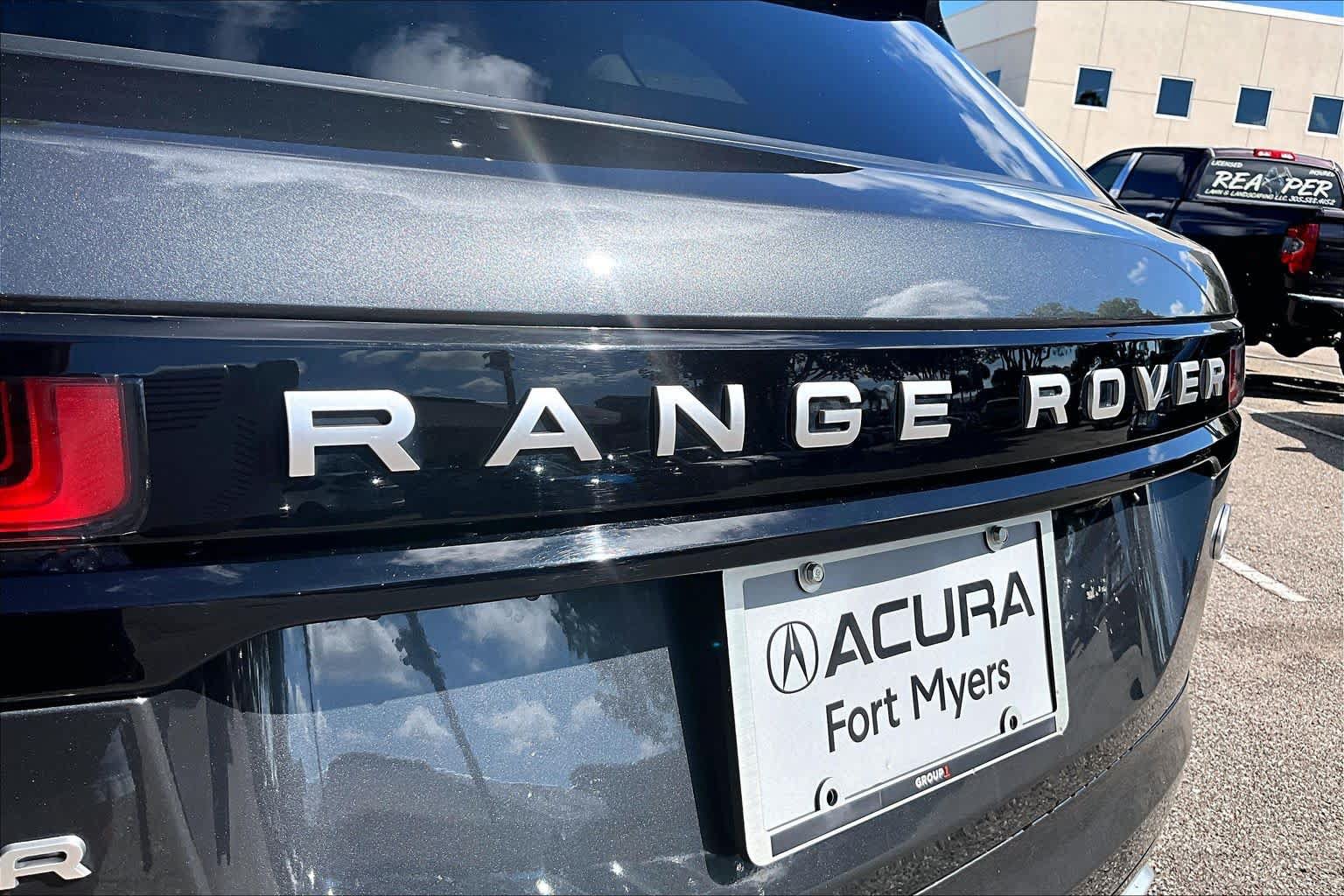 Used 2018 Land Rover Range Rover Velar S AWD/4WD image 31