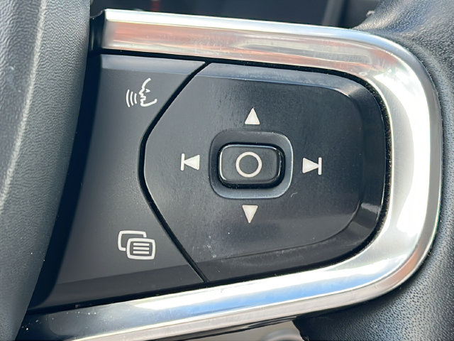 Used 2020 Volvo XC40 T5 Momentum AWD/4WD image 12