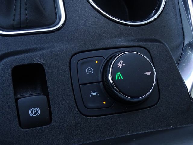 Used 2022 Chevrolet Traverse LT image 37