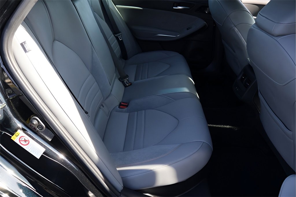 Used 2019 Toyota Avalon XSE image 13