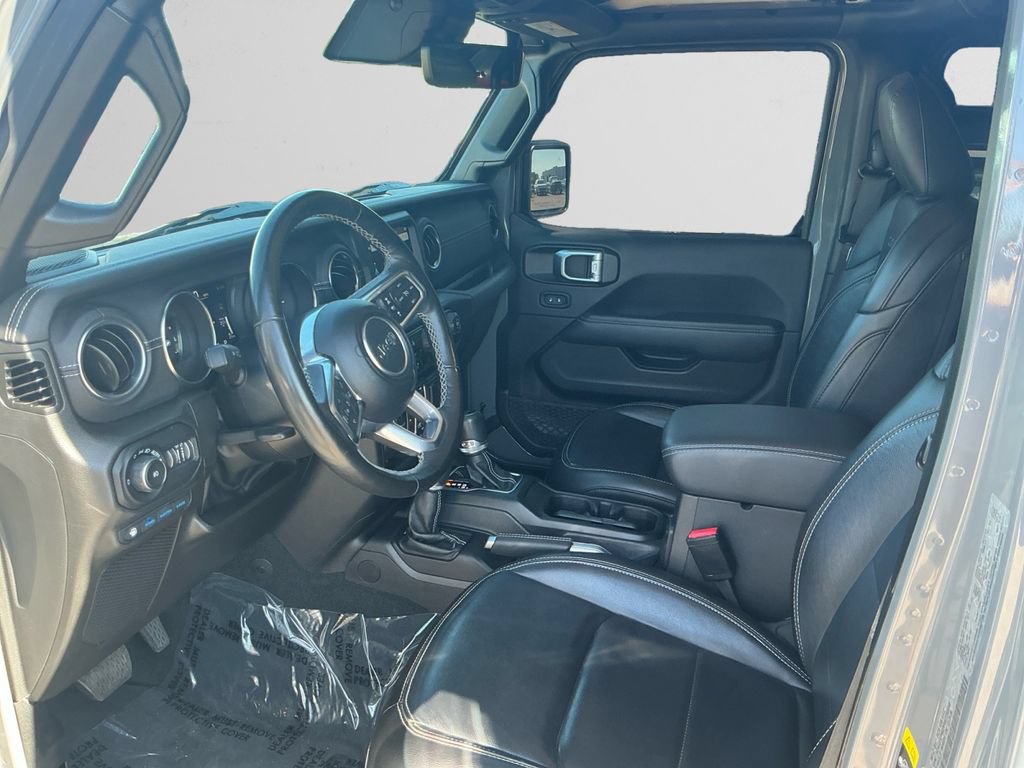 Used 2022 Jeep Wrangler Unlimited Sahara w/ Cold Weather Group AWD/4WD image 9
