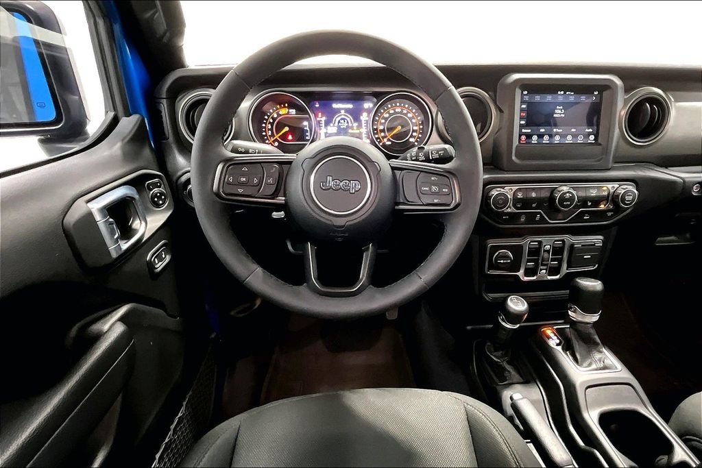 Used 2023 Jeep Wrangler Unlimited Sport AWD/4WD image 6