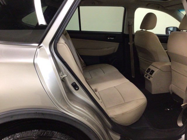Used 2015 Subaru Outback 2.5i Limited AWD/4WD image 8