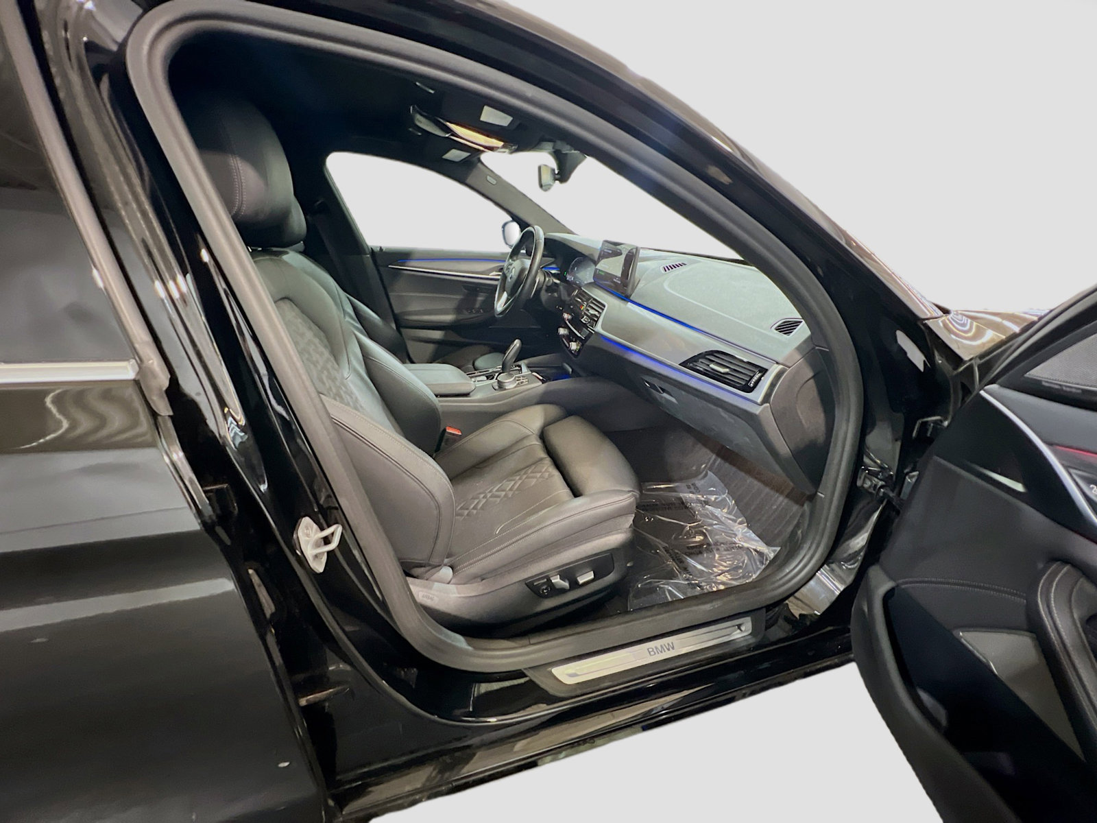 Used 2022 BMW 530i w/ Premium Package image 23