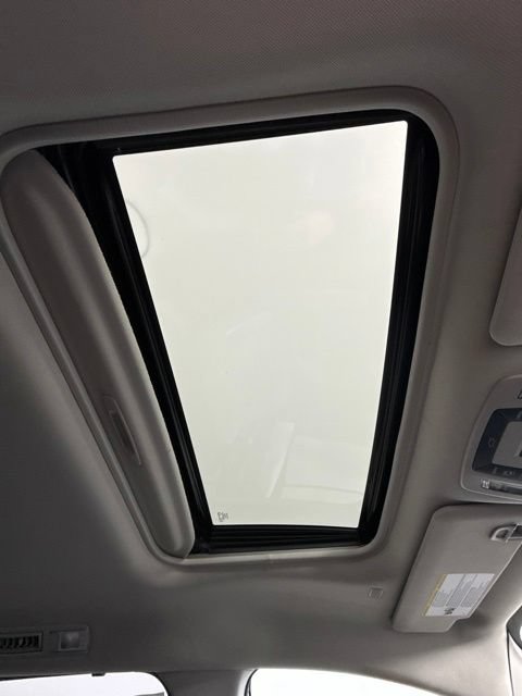 Used 2022 Toyota Sienna XLE FWD image 3