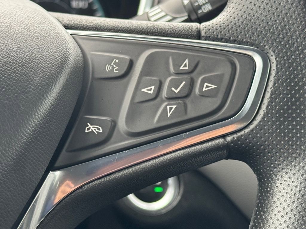 Used 2023 Chevrolet Equinox LS image 17