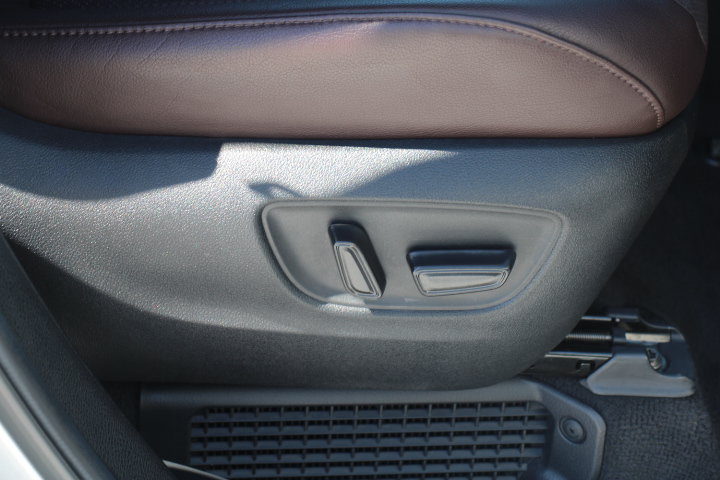 Certified 2024 Toyota Sienna Platinum FWD image 21