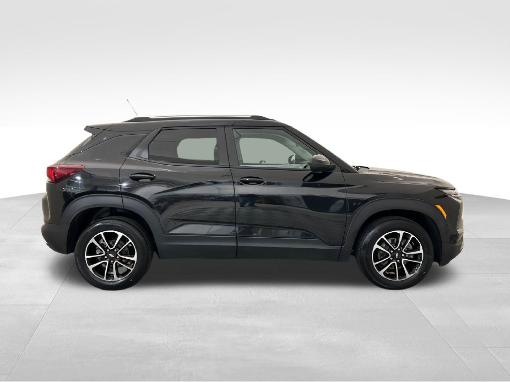 Used 2025 Chevrolet TrailBlazer LT AWD/4WD image 6