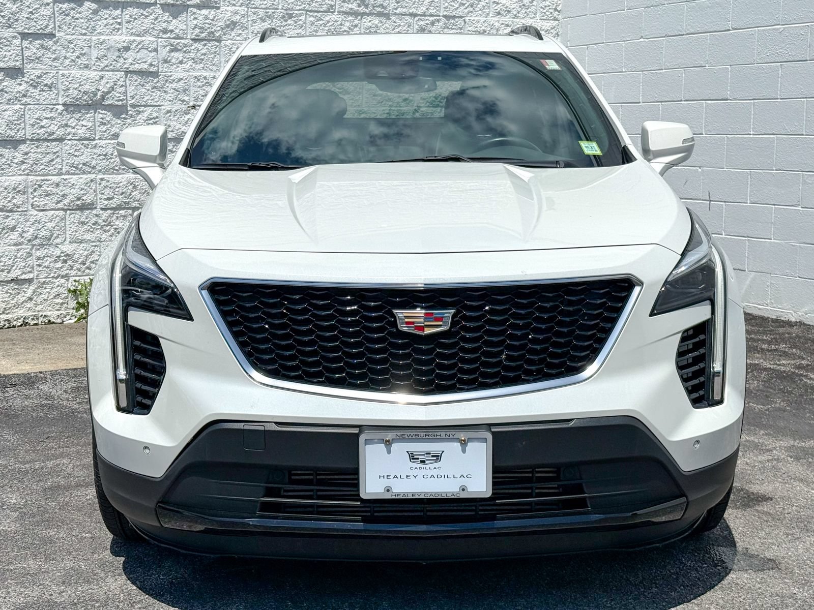 Used 2023 Cadillac XT4 Sport w/ Driver Assist Package AWD/4WD image 2