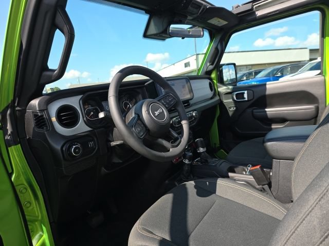 Used 2025 Jeep Wrangler Unlimited Sport AWD/4WD image 18