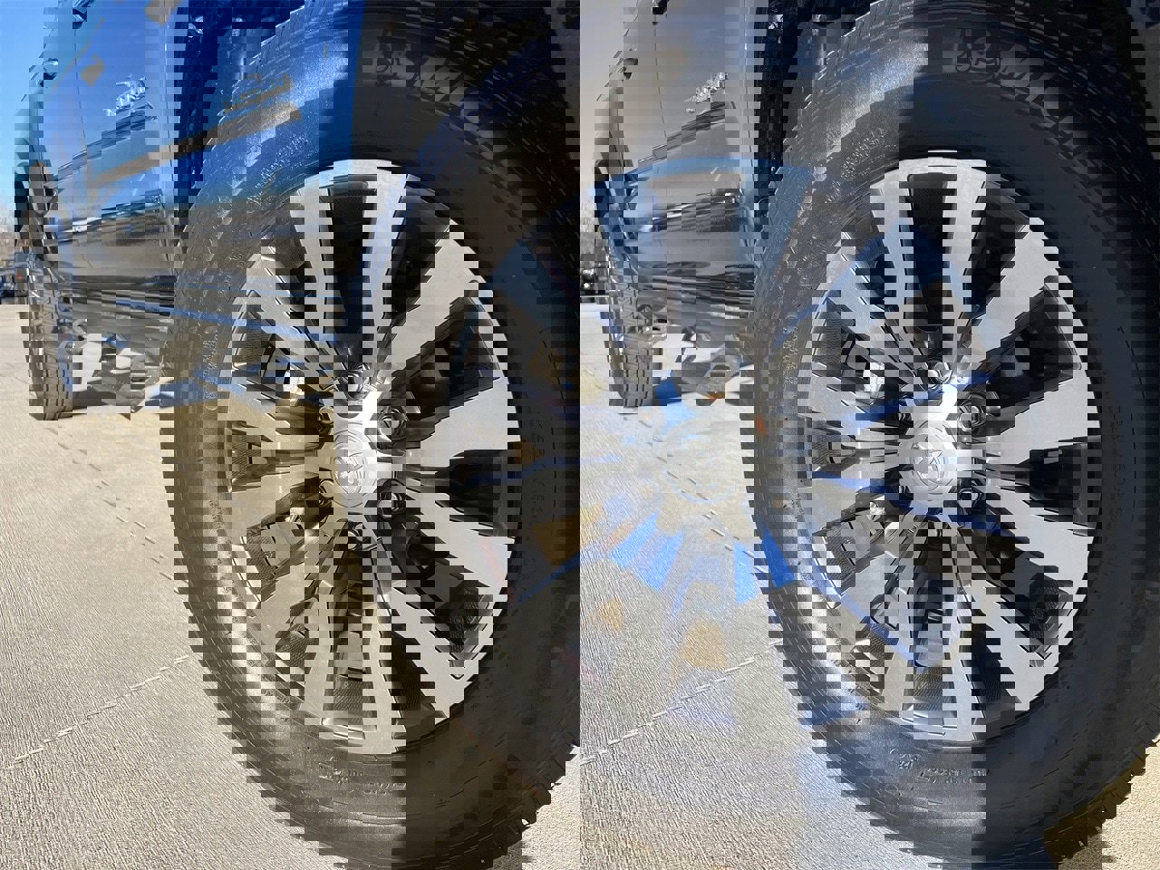 Used 2023 Toyota Tacoma Limited image 7