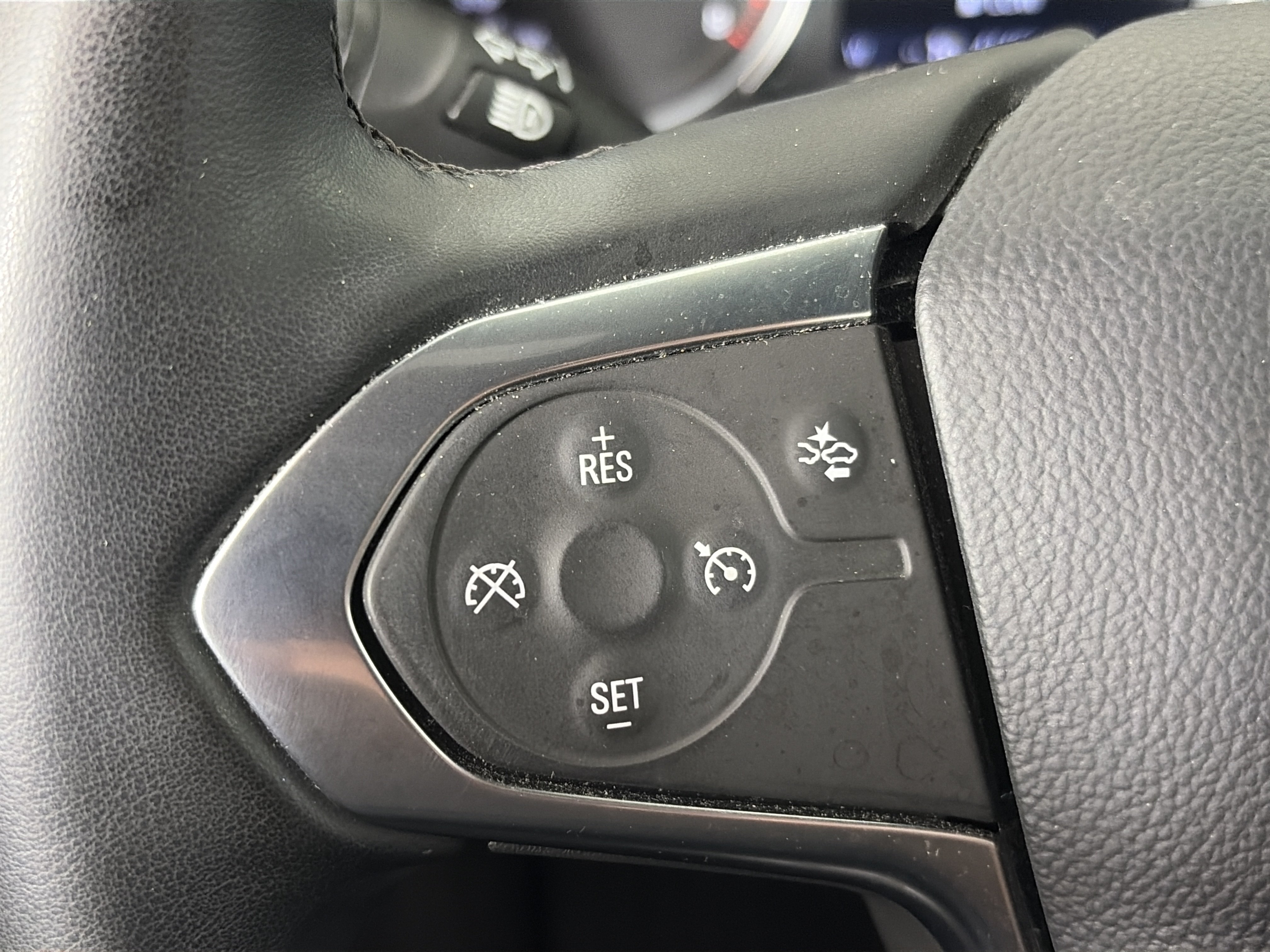 Certified 2023 Chevrolet Traverse LT AWD/4WD image 40