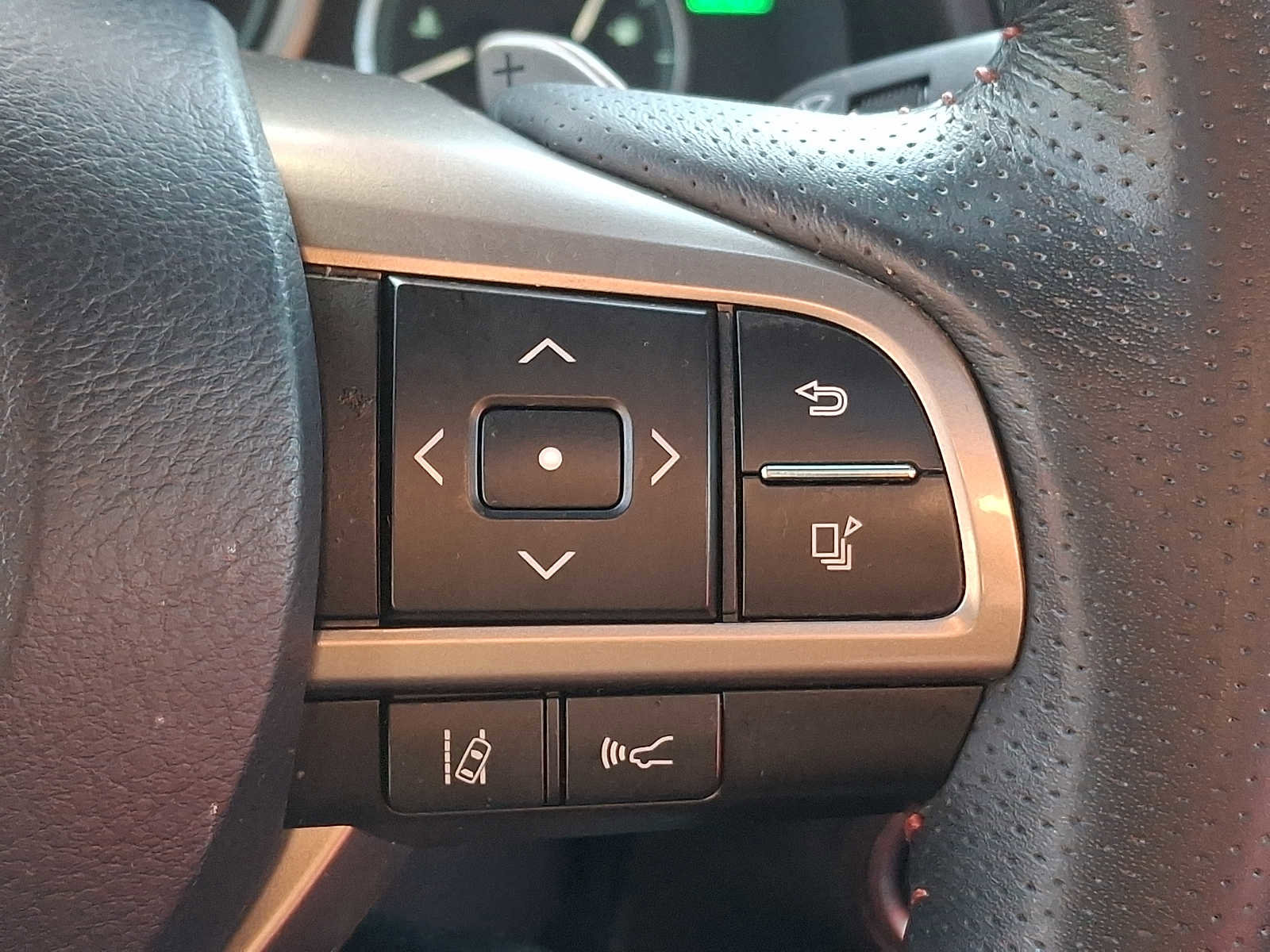 Used 2022 Lexus RX 450h F Sport w/ Accessory Package AWD/4WD image 19