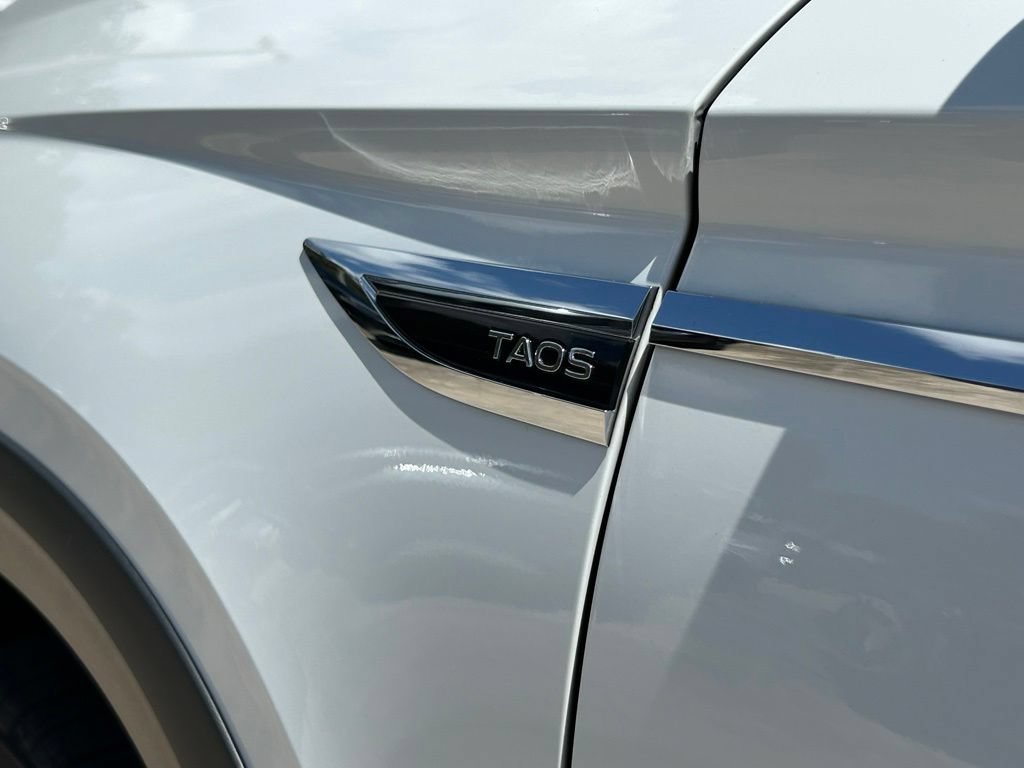 Certified 2023 Volkswagen Taos SE w/ Panoramic Sunroof Package FWD image 32