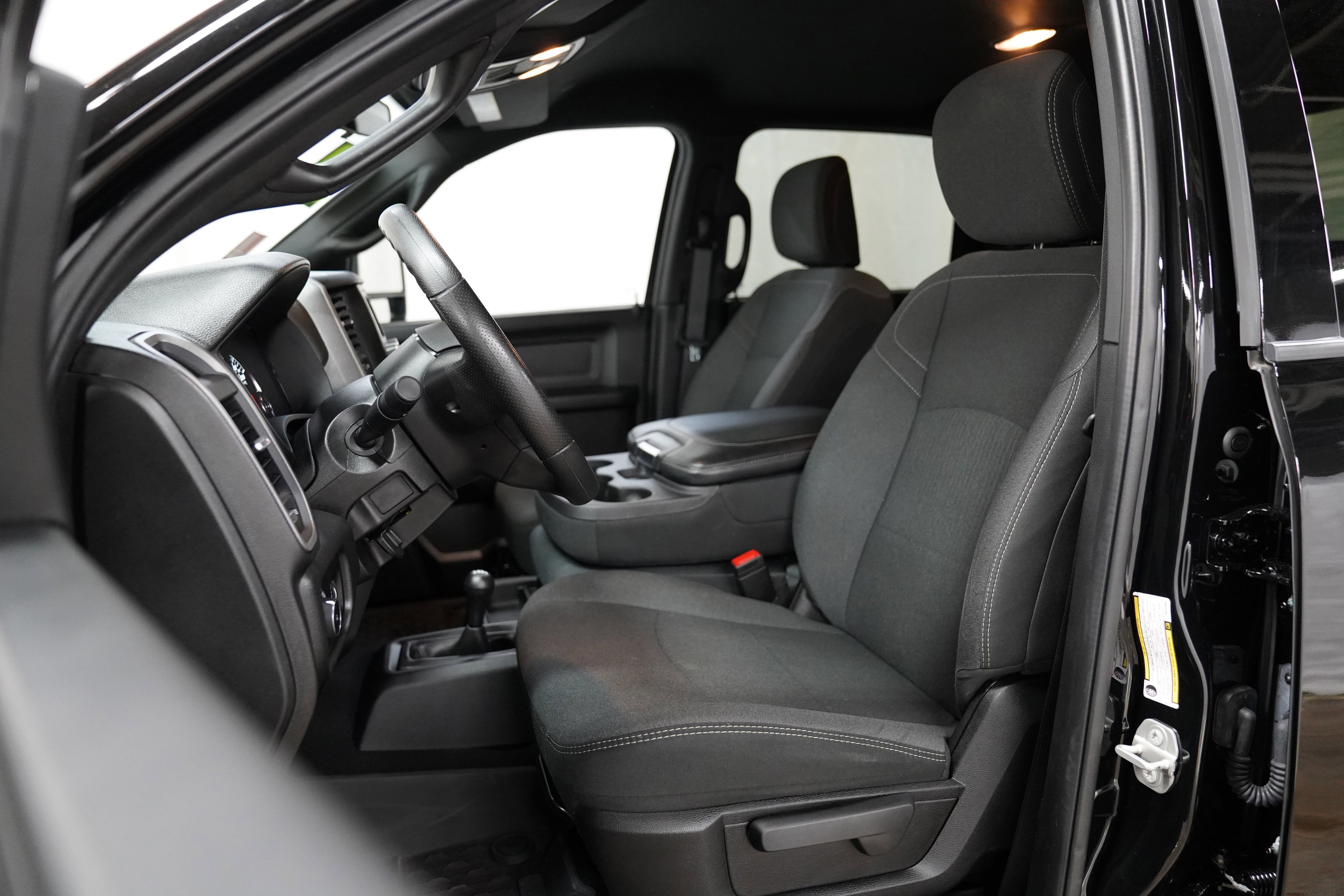 Used 2024 RAM 3500 Tradesman w/ Chrome Appearance Group image 4