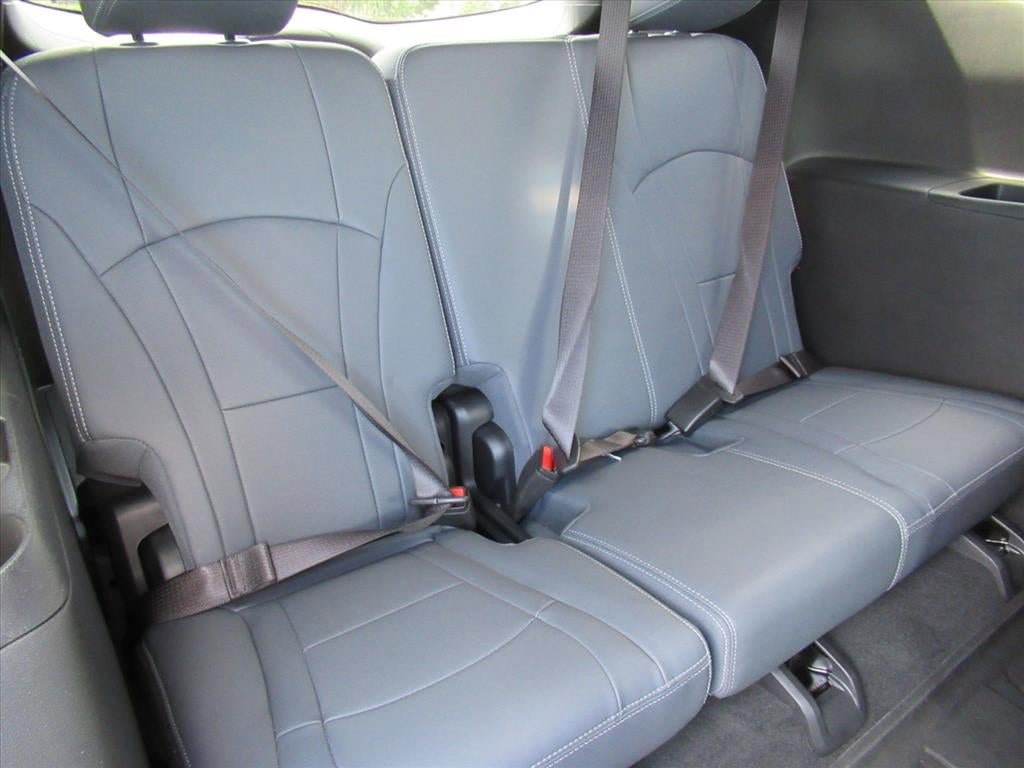 Used 2024 Buick Enclave Essence w/ Technology Package FWD image 33