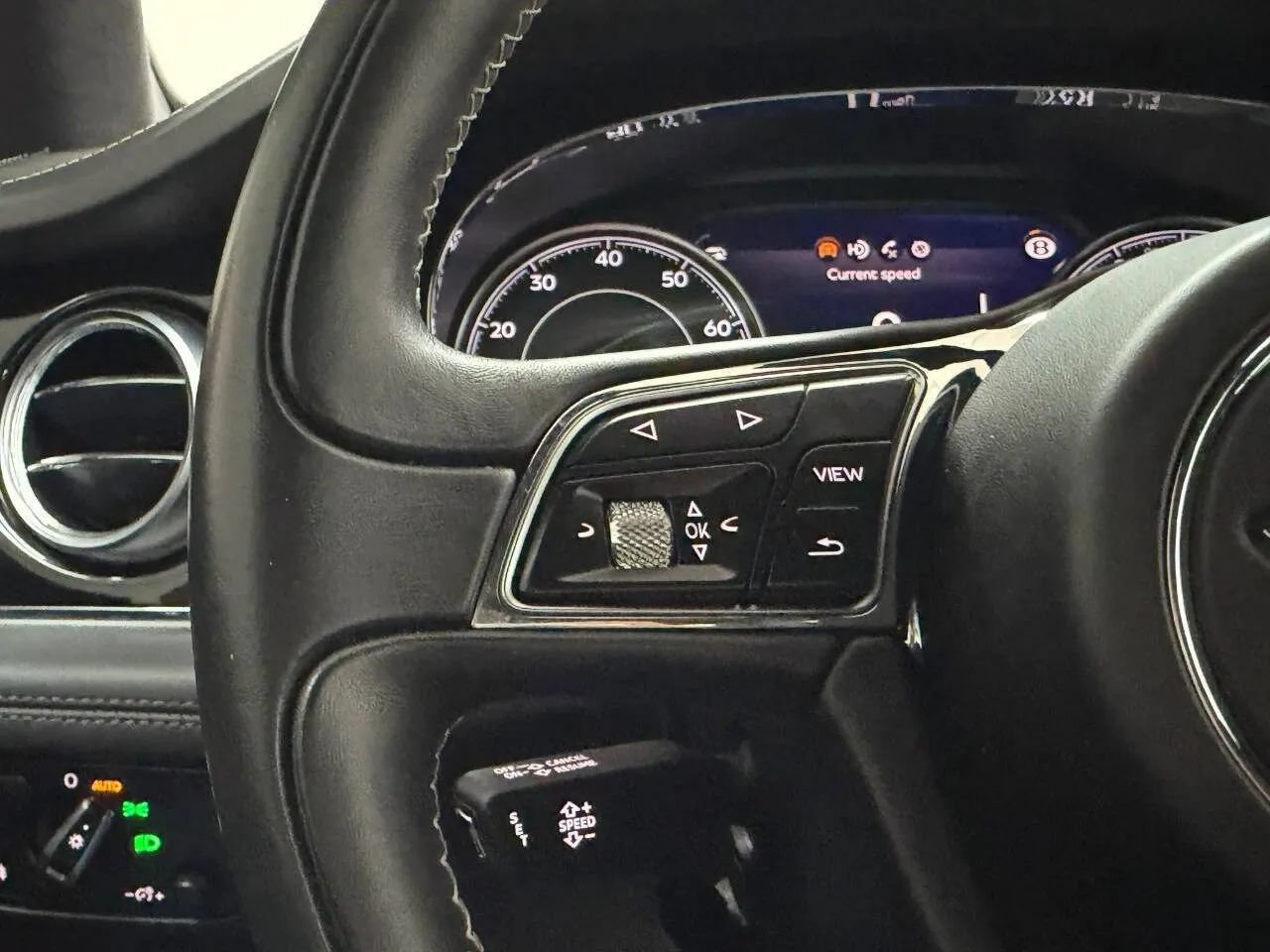 Used 2019 Bentley Bentayga AWD/4WD image 19