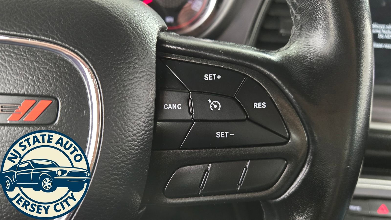 Used 2020 Dodge Challenger SXT RWD image 13