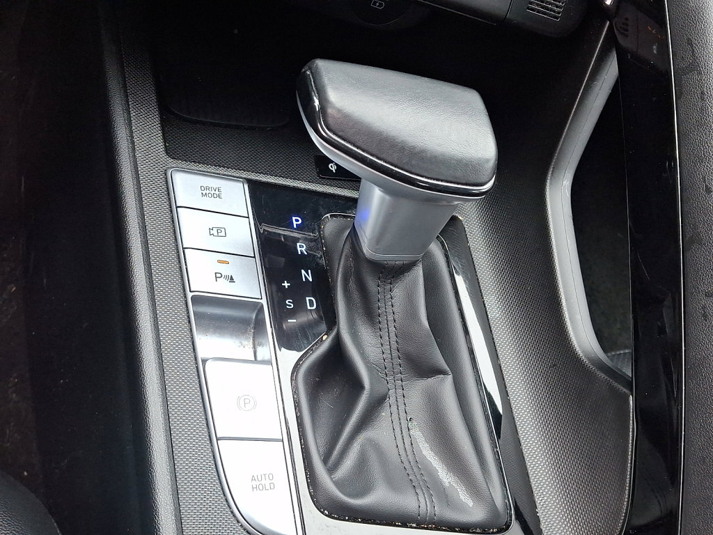 Used 2024 Hyundai Elantra Limited image 27