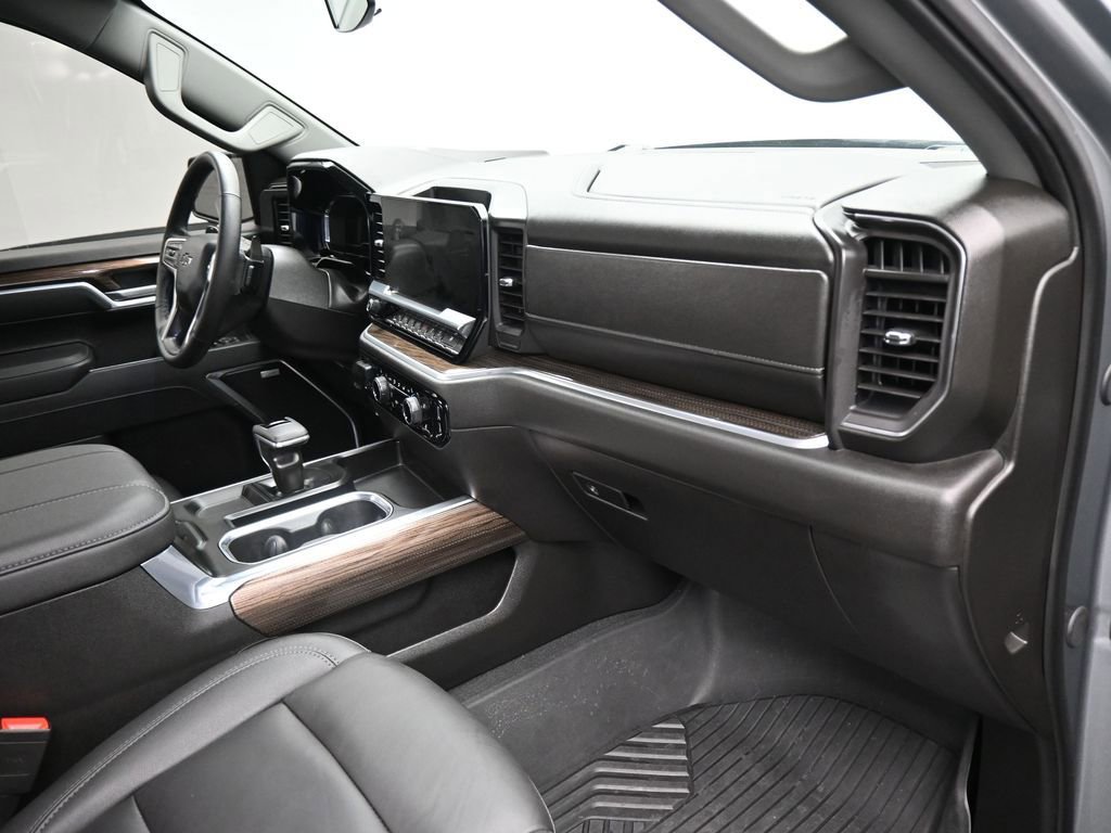 Used 2025 Chevrolet Silverado 1500 RST image 22