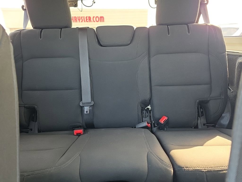 Used 2019 Jeep Wrangler Unlimited Sahara image 19