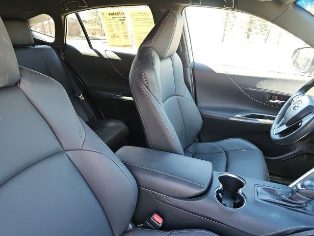 Used 2024 Toyota Venza XLE image 12