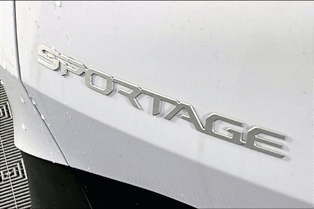 New 2026 Kia Sportage EX w/ EX Panorama Roof Package AWD/4WD image 9