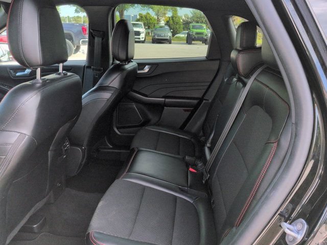 Used 2025 Ford Escape ST-Line Select AWD/4WD image 13
