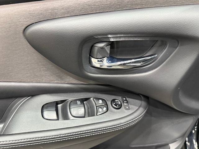 Used 2023 Nissan Murano SV image 17