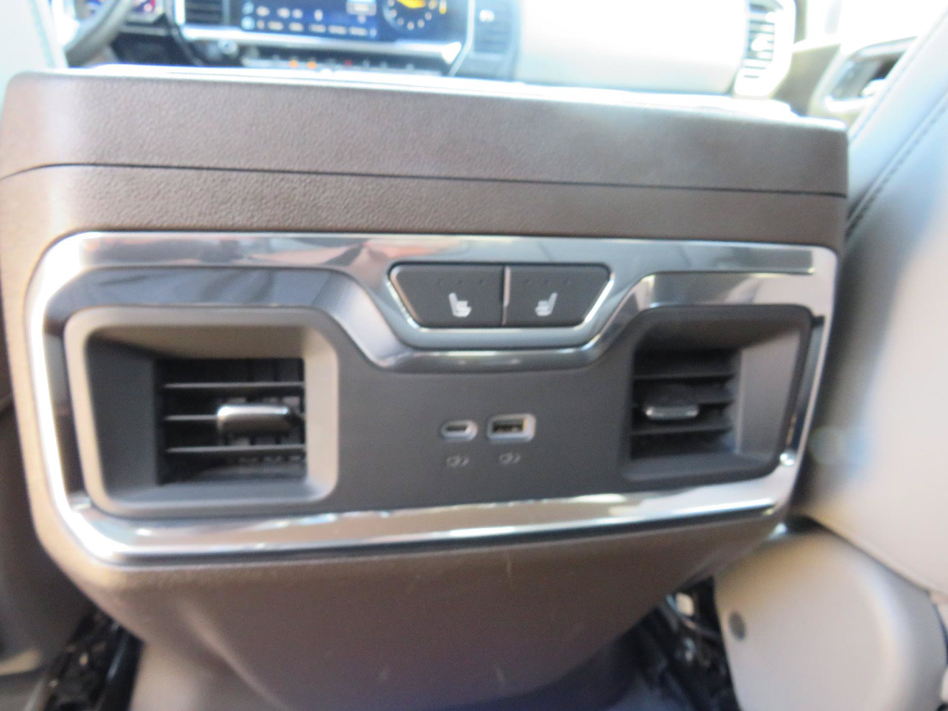 Used 2024 Chevrolet Silverado 1500 LTZ AWD/4WD image 9