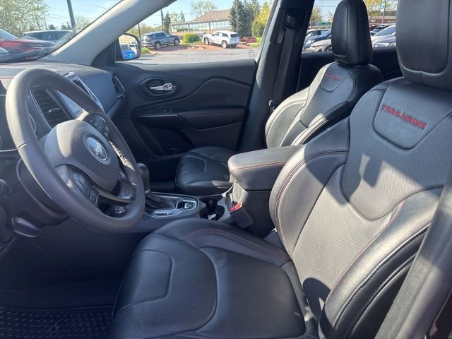 Used 2022 Jeep Cherokee Trailhawk w/ Premium Leather Package AWD/4WD image 11