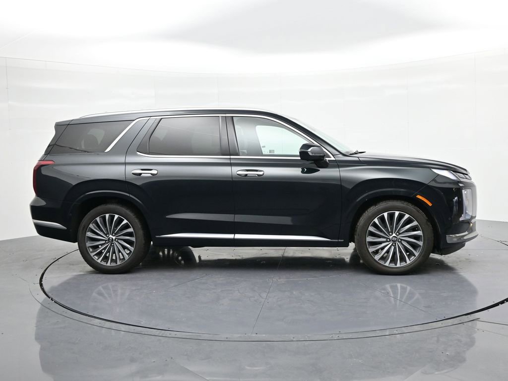 Used 2024 Hyundai Palisade Calligraphy image 5