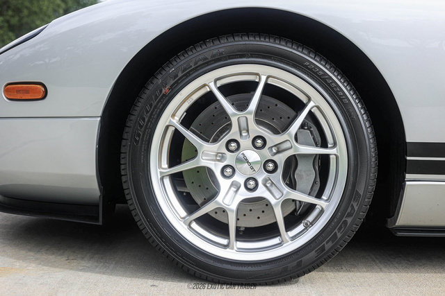 Used 2005 Ford GT RWD image 56