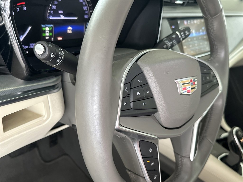 Used 2017 Cadillac XT5 Luxury w/ Driver Awareness Package image 17