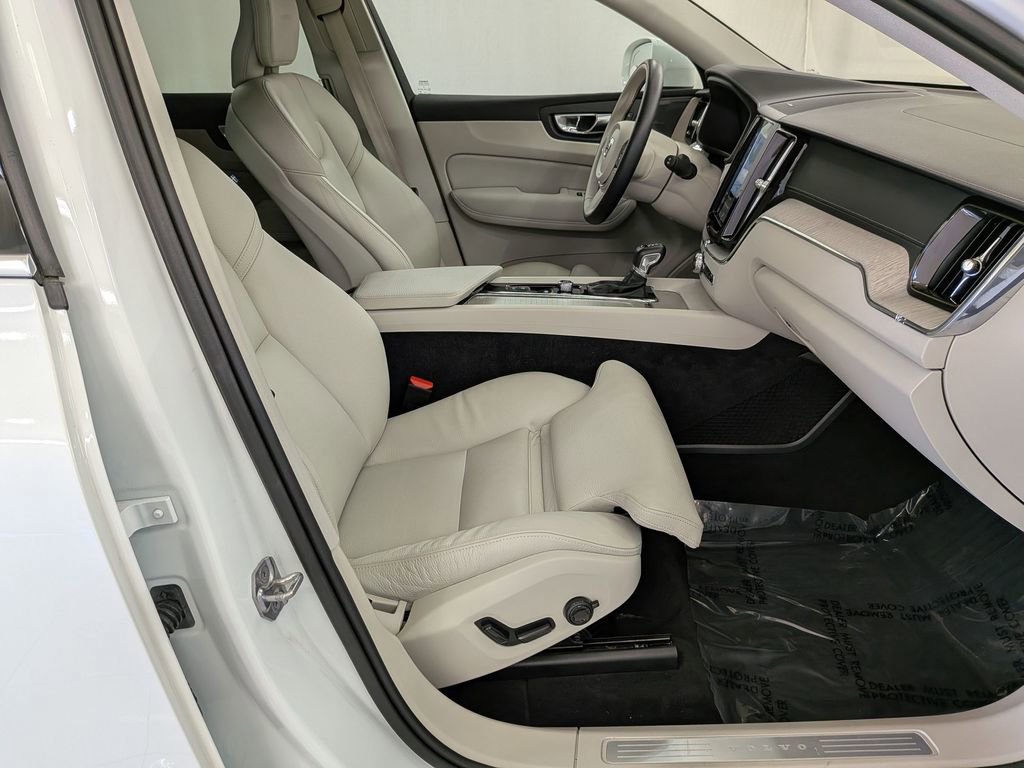 Used 2019 Volvo XC60 T6 Inscription w/ Protection Package Premier image 33