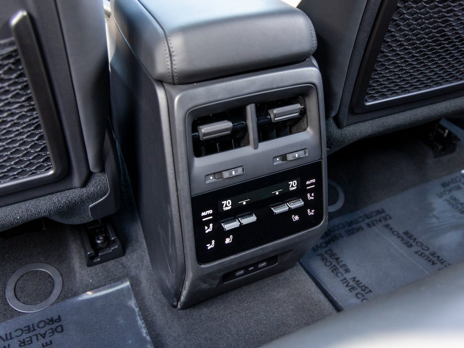 Certified 2025 Porsche Macan Electric image 40