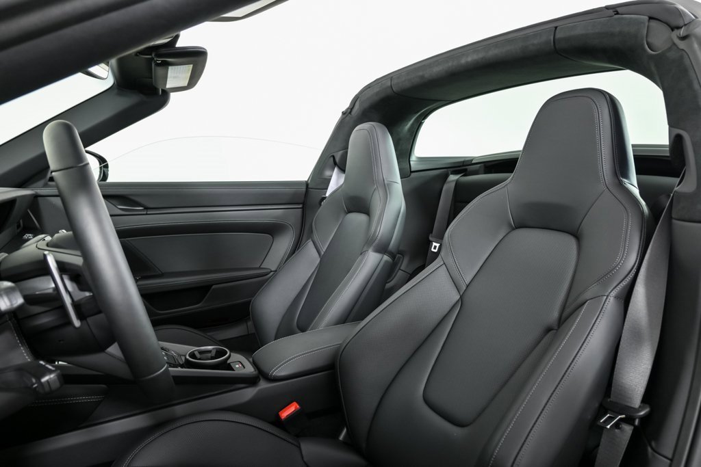 Certified 2024 Porsche 911 image 5