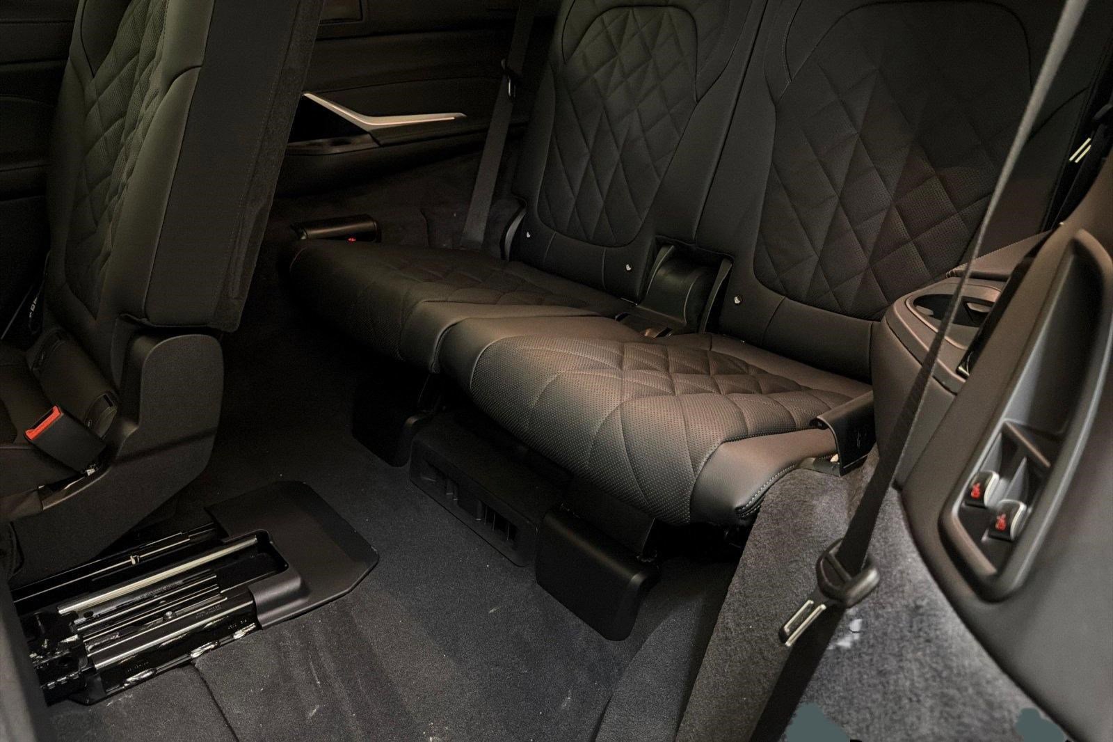 New 2026 BMW X7 xDrive40i image 28