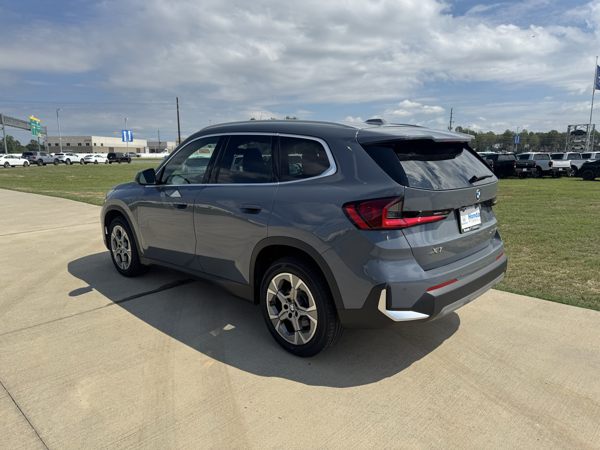 Used 2023 BMW X1 xDrive28i AWD/4WD image 6