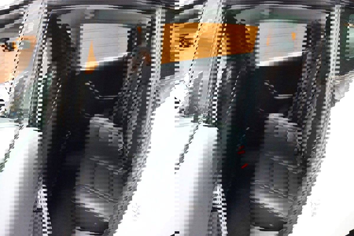 Used 2023 Tesla Model 3 Standard Range image 40